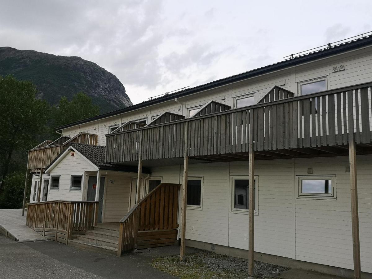 Kinsarvik Hostel ภายนอก รูปภาพ